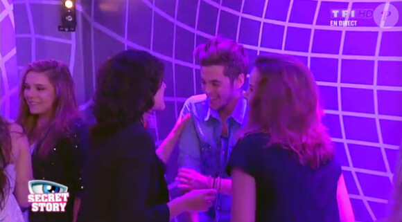 Yoann, sa mère et sa soeur dans l'hebdo de Secret Story 6 le vendredi 13 juillet 2012 sur TF1
