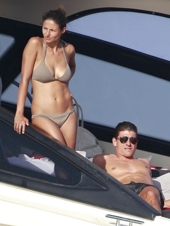 Mario Gomez et sa compagne Silvia Meichel découvrent les joies d'Ibiza le 15 juillet 2012