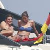Mario Gomez et sa compagne Silvia Meichel amoureux et détendus durant leurs vacances du côté d'Ibiza le 15 juillet 2012