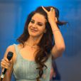 Lana Del Rey tout sourire sur la scène du Melt! Festival, au sud de Berlin, le 15 juillet 2012.