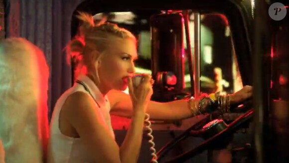 Image extraite du clip Settle Down de No Doubt, juillet 2012.