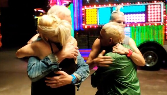 Les retrouvailles, c'est maintenant. Image extraite du clip Settle Down de No Doubt, juillet 2012.