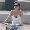 Katy Perry se balade en vélo avec ses amis à Venice Beach, Californie, le 4 juillet 2012.