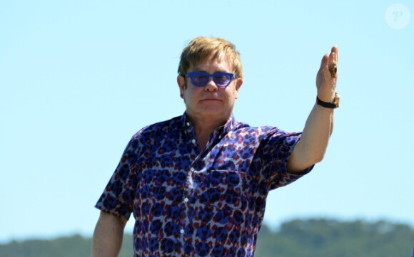 Elton John au Club 55 de St-Tropez, le lundi 16 juillet 2012.