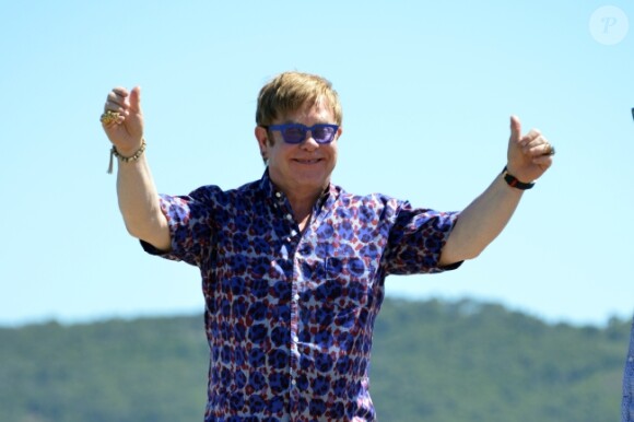 Elton John au Club 55 de St-Tropez, le lundi 16 juillet 2012.