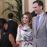 Princesse Letizia : Petite robe fleurie pour intérim de charme avec Felipe
