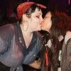 Beth Ditto et Kristin Ogata, qui se marieront l'année prochaine, au Gotha Club, à Cannes, le 19 juillet 2012.