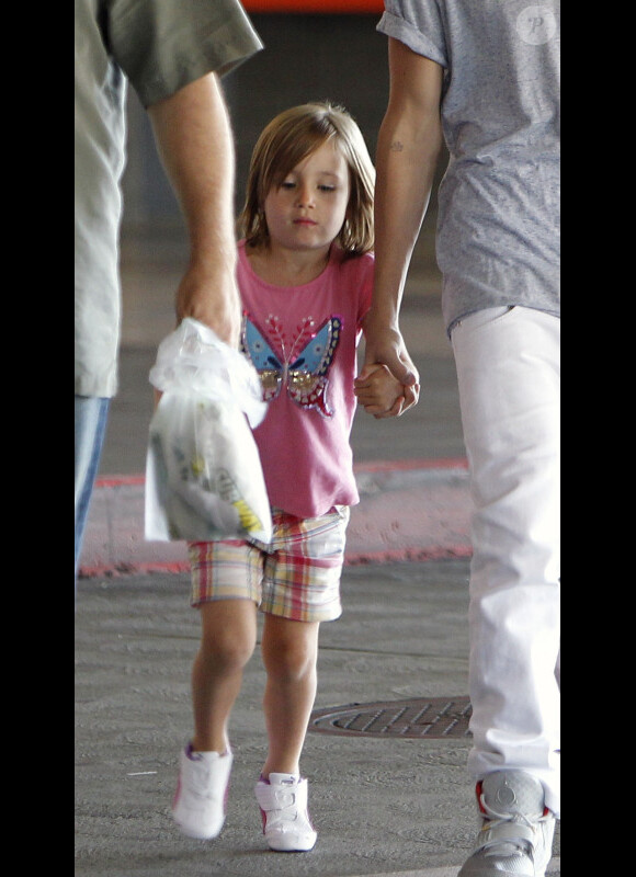 Justin Bieber va faire du shopping avec sa demi-soeur Jazmyn, alias Jazzy, le jeudi 26 juillet 2012 en Californie.