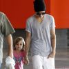 Justin Bieber va faire du shopping avec sa demi-soeur Jazmyn, alias Jazzy, le jeudi 26 juillet 2012 en Californie.