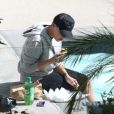 Amber Rose passe l'après-midi au bord de la piscine de son hôtel à Hollywood, Los Angeles, le 26 juillet 2012