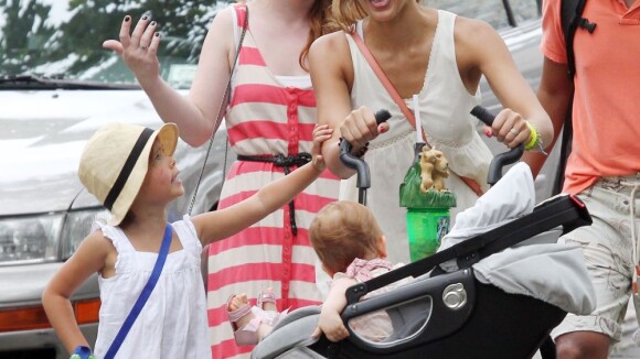 Jessica Alba : Virée au zoo avec ses filles pour la maman hyperactive