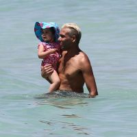 Tony Kanal des No Doubt : Journée à la plage en famille avec sa Coco Reese