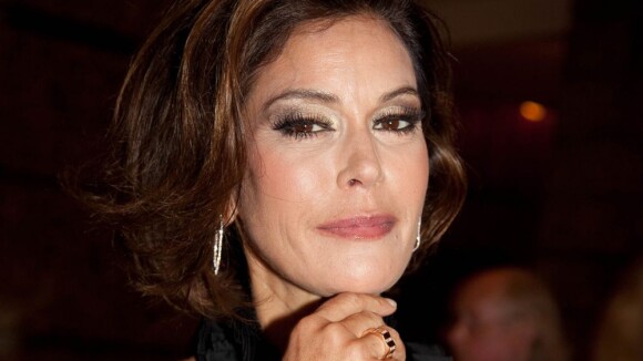 Teri Hatcher, en traditionnel dirndl ou en robe de soirée, illumine Salzbourg