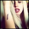 Lady Gaga a dévoilé en juillet 2012 via Twitter le titre de son prochain album, ARTPOP. En capitales et en tatouage.