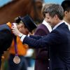 Le prince Frederik de Danemark remettait le 7 août 2012 les médailles du concours de dressage par équipes des JO.
