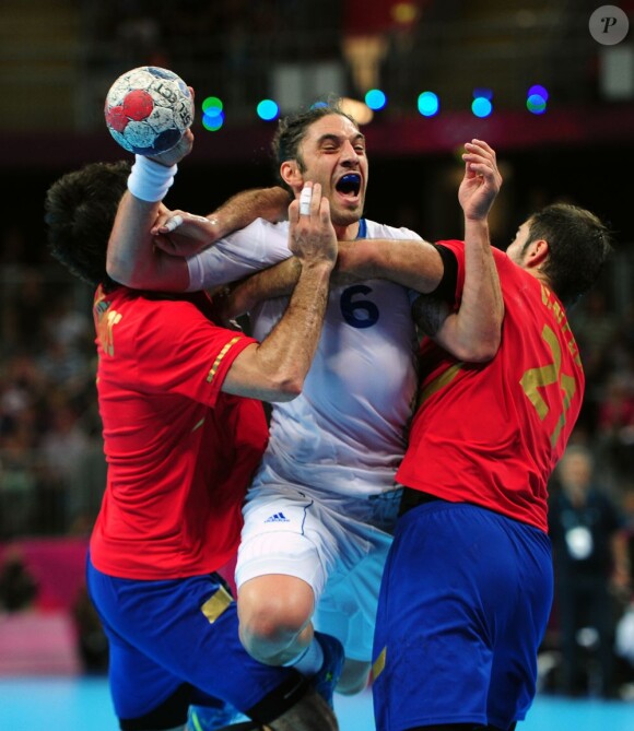 Bertrand Gille s'arrache... Les Experts du handball français sont venus à bout, mercredi 8 août 2012, de l'Espagne (23-22) en quart de finale du tournoi olympique, au terme d'un match crispant conclu sur une banderille de William Accambray à la toute dernière seconde.