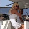 Le top model Victoria Silvstedt passe des vacances de rêve à bord d'un somptueux yacht au port de Porto Cervo, en Sardaigne, le 8 août 2012