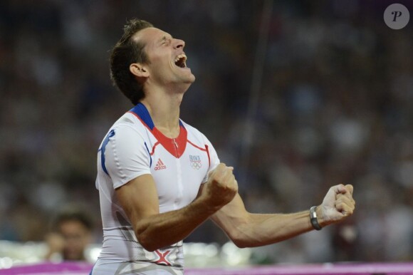 Renaud Lavillenie a remporté le 10 août 2012 le concours de saut à la perche des Jeux olympiques de Londres avec un ebarre à 5,97m, devenant le premier champion olympique de l'athlétisme français depuis 16 ans et... le perchiste Jean Galfione.