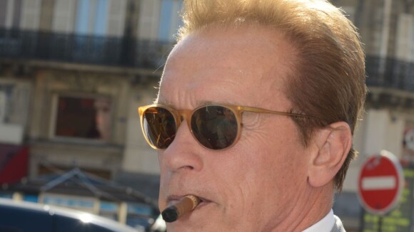 Arnold Schwarzenegger : Déjeuner avec ses enfants et balade en vélo à Paris