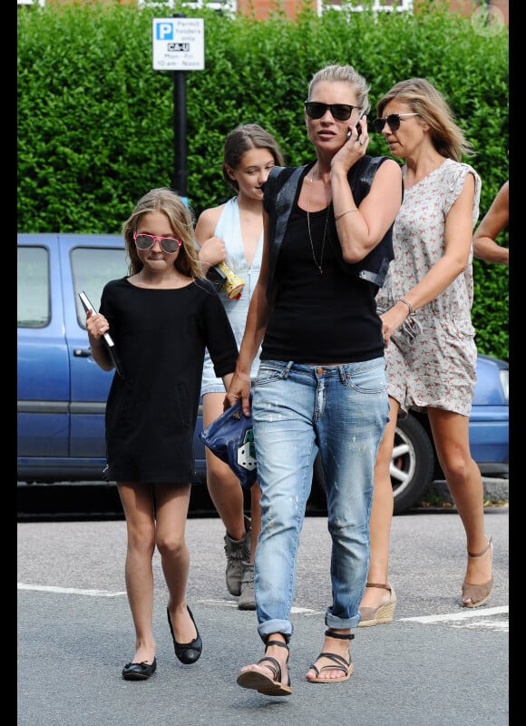 Kate Moss et sa fille Lila Grace dans les rues de Londres, le 11 août 2012