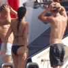 Matthew McConaughey et Camila Alves sur le bateau du Cirque du soleil à Ibiza. Le 10 août 2012.