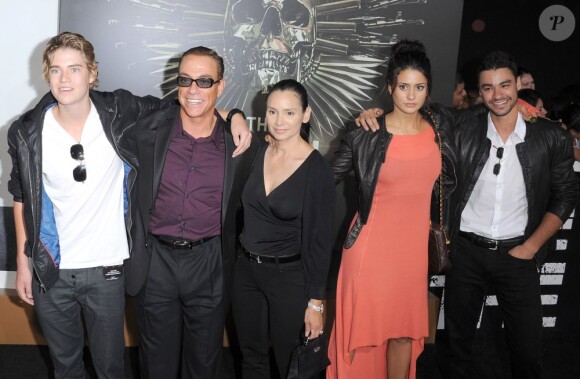 Jean-Claude Van Damme en famille à la première de The Expendables 2 à Los Angeles le 15 août 2012