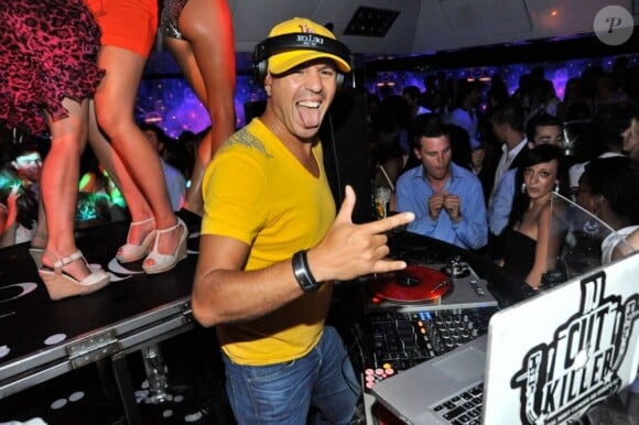 Le DJ Cut Killer au VIP Room de St-Tropez, le dimanche 12 août 2012.