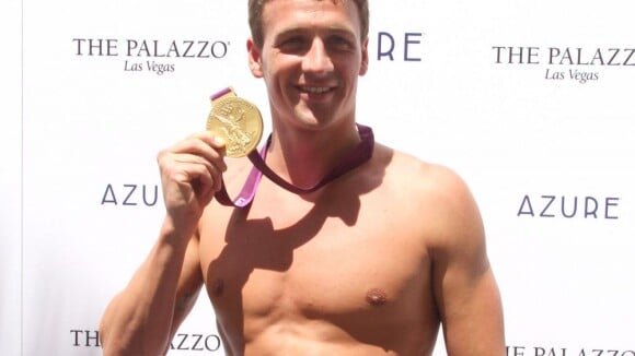 Ryan Lochte : Muscles et bikinis pour le nageur médaillé olympique à Londres