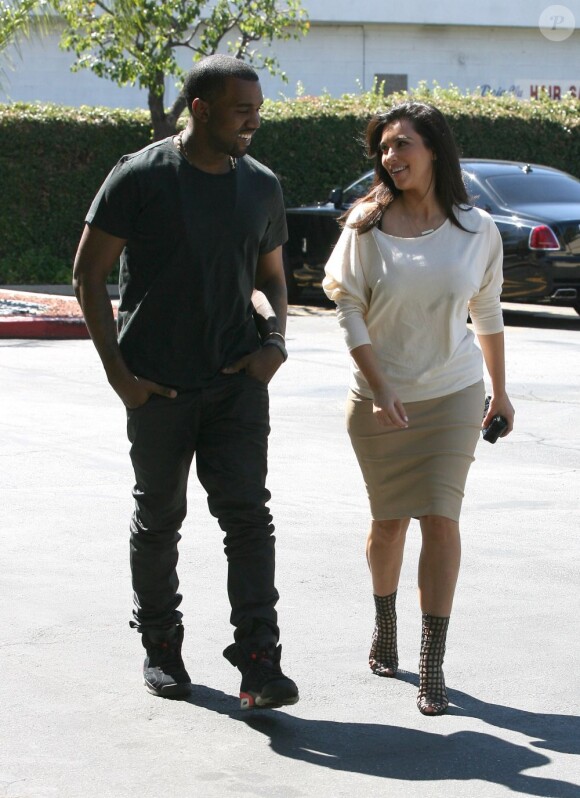 Kim Kardashian et Kanye West à Tarzana en Californie le 14 juillet 2012