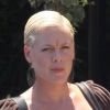 Pink, son mari Carey Hart et leur petite Willow passent la journée à Malibu, Los Angeles, le 19 août 2012