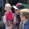 Pink, son mari Carey Hart et leur petite Willow passent la journée à Malibu, Los Angeles, le 19 août 2012