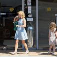 La chanteuse Geri Halliwell et sa fille Bluebell Madonna en visite dans la ville de Grasse, le 20 août 2012.