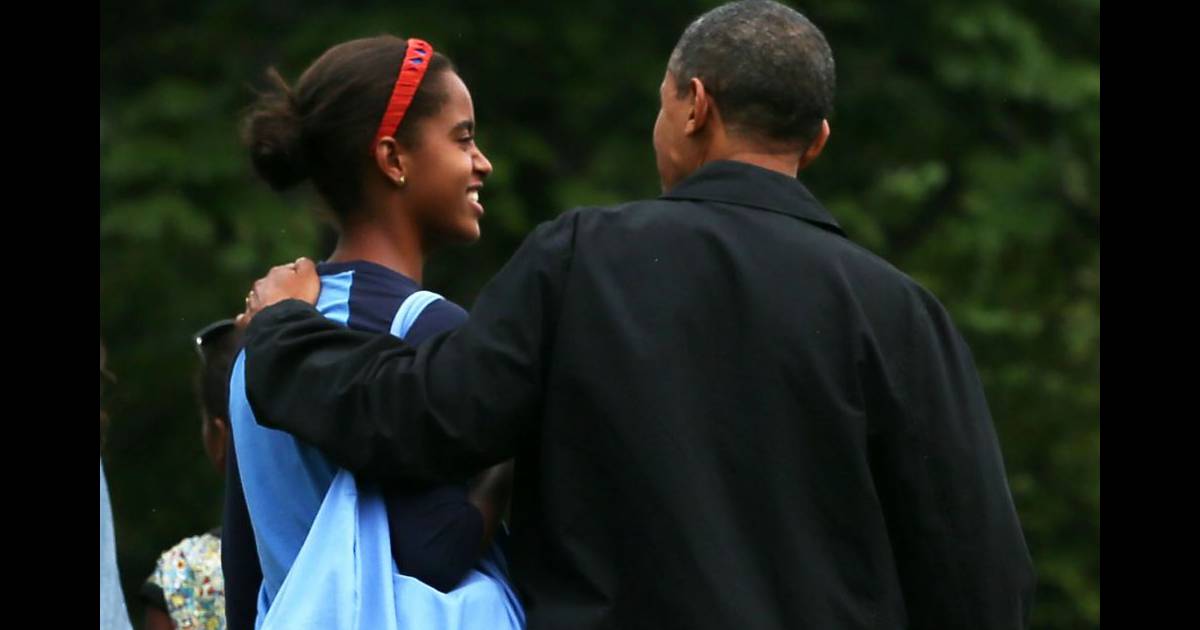 Barack Obama sur le tarmac de la Maison Blanche avec sa fille Malia, le ...