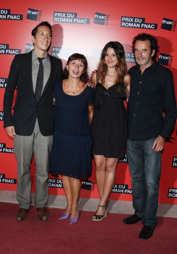 Ariane Ascaride, Emilie Simon et Bruno Todeschini pour la remise du 11e Prix du roman Fnac, au Théâtre Marigny, le 28 août 2012.