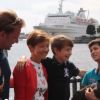 Les princes Nikolai et Felix de Danemark, avec leur mère la comtesse Alexandra et leur beau-père Martin Jorgensen ainsi que les chiens Lily et Winston, participaient le 26 août 2012 au Walkathon à Copenhague.