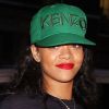Rihanna tout sourire à Londres dans la soirée du 28 août 2012.