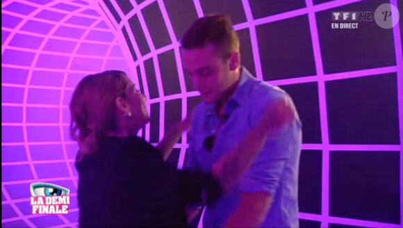 Julien retrouve Fanny dans l'hebdo de Secret Story 6 le vendredi 31 août 2012 sur TF1