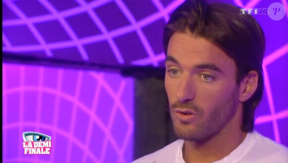 Thomas totalement bouleversé dans l'hebdo de Secret Story 6 le vendredi 31 août 2012 sur TF1