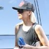 Gwen Stefani, surprise tout près de son 4*4 Range Rover à Sherman Oaks. Los Angeles. Le 30 août 2012.