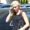 Exclu - Gwen Stefani, en débardeur, legging et tongs dans le quartier de Sherman Oaks à Los Angeles. Le 30 août 2012.