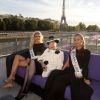 Geneviève de Fontenay aux côtés de ses deux Miss pour son 80e anniversaire à Paris, le 29 août 2012