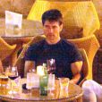 Tom Cruise entouré de quelques amis dans un café Hvar, en Croatie, le vendredi 31 août 2012.