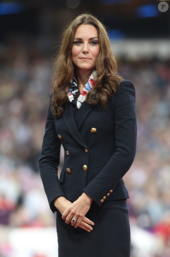 La duchesse de Cambridge, Kate Middleton, remettait la médaille d'or au Britannique Aled Davies, nouveau champion olympique du lancer du disque le 2 septembre 2012 lors des Jeux paralympiques de Londres