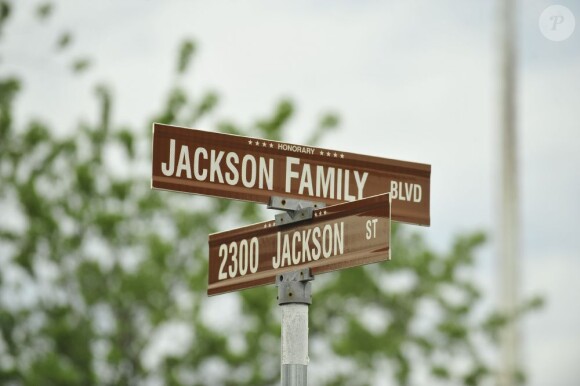 Les panneaux de la rue de la maison d'enfance de Michael Jackson honorée à Gary aux Etats-Unis le 1er septembre 2012