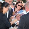 Salma Hayek signe des autographes à Deauville le 7 septembre 2012