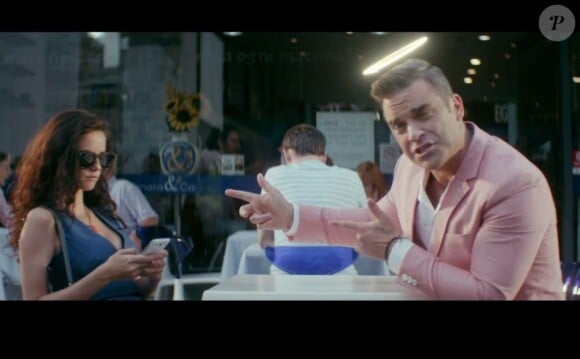 Robbie Williams et Kaya Scodelario dans le clip Candy, extrait de l'album Take The Crown attendu le 5 novembre 2012.