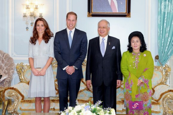 Le prince William et Catherine ont été accueillis par le premier ministre Najib Tun Razak et sa femme Rosmah Mansor au Seri Perdana à Putrajaya lors de leur arrivée en Malaisie le 13 septembre 2012