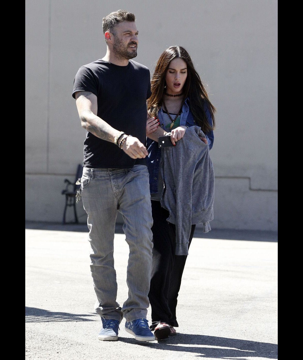 Photo Exclusif Brian Austin Green Fait Office De Garde Du Corps Pour Sa Femme Megan Fox