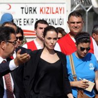 Angelina Jolie : Radieuse en Turquie, elle tire la sonnette d'alarme