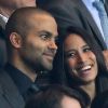 Tony Parker et sa compagne Axelle lors du match de Ligue des champions entre le PSG et le Dynamo Kiev (4-1) le 18 septembre 2012 au Parc des Princes à Paris